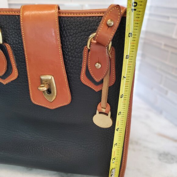 Vintage Dooney and Bourke Turn Lock Shoulder Bucket Bag - Picture 12 of 13